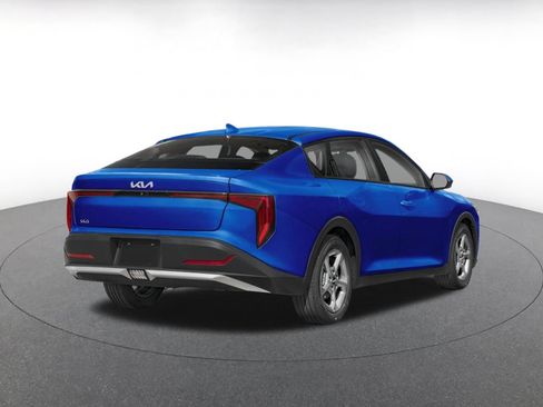 Used 2026 Kia K4 FWD image 2