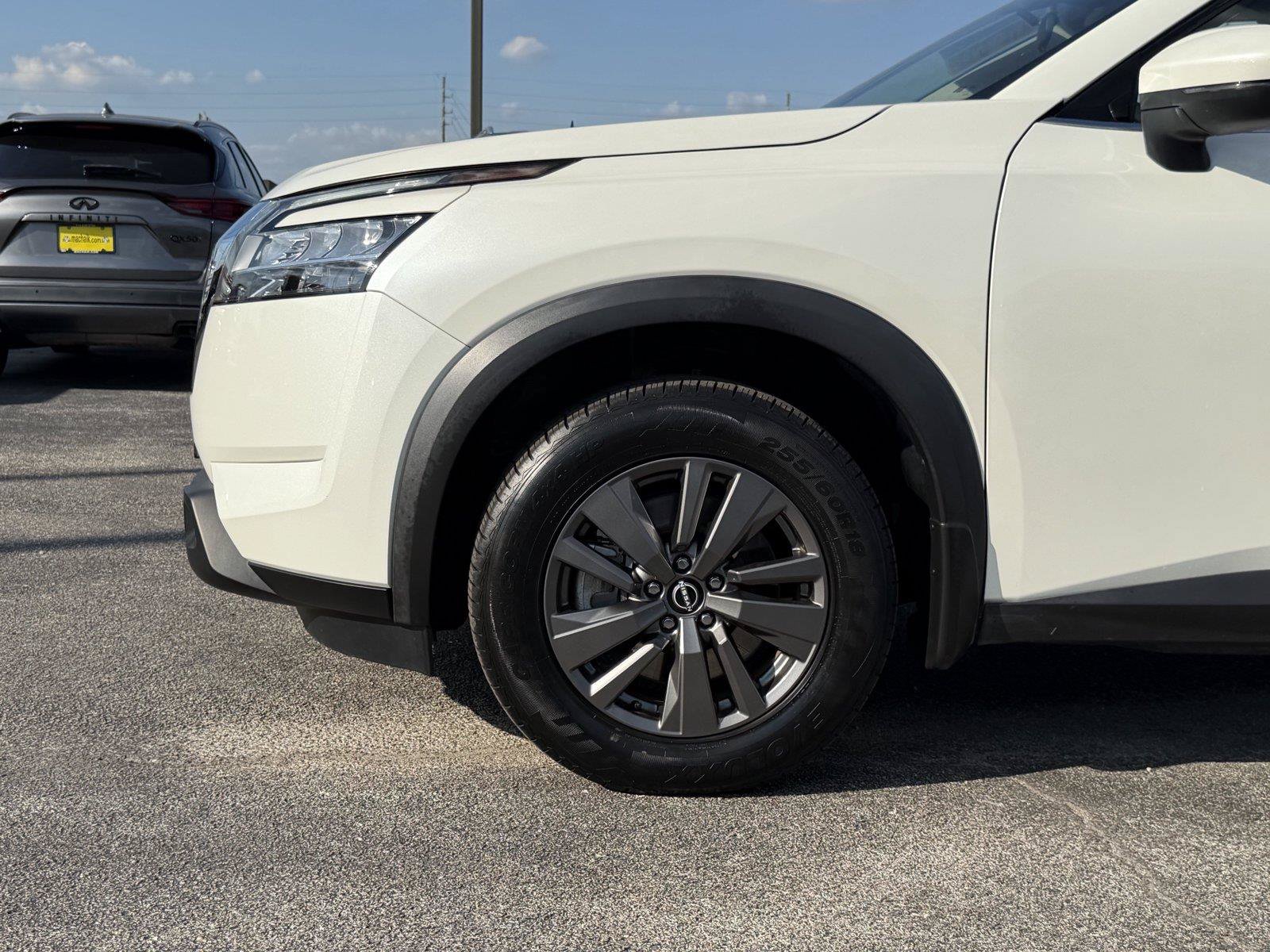 Used 2022 Nissan Pathfinder SV FWD image 10