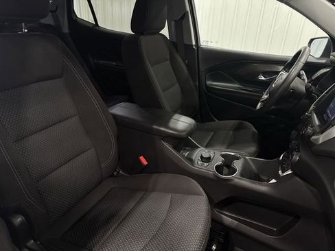 Used 2024 GMC Terrain SLE w/ Driver Convenience Package image 16