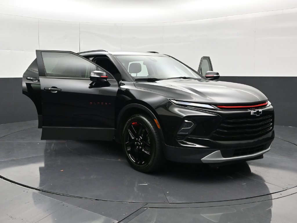 Used 2023 Chevrolet Blazer LT FWD image 30