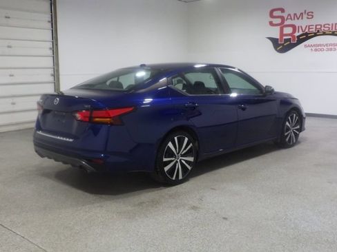 Used 2021 Nissan Altima 2.5 SR w/ SR Premium Package FWD image 4