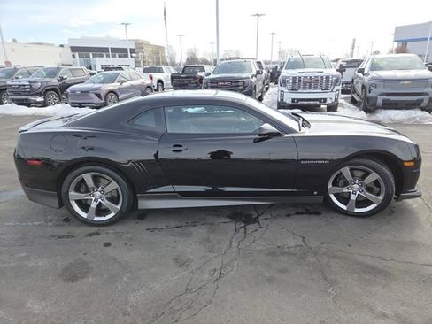 Used 2010 Chevrolet Camaro SS w/ LPO, Ground Effects Package image 14