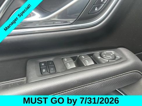 Used 2023 GMC Yukon SLT RWD image 13