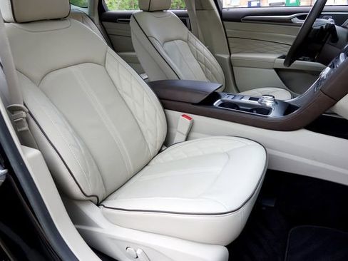 Used 2017 Ford Fusion Platinum image 12