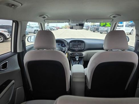 Used 2024 Kia Soul LX FWD image 23