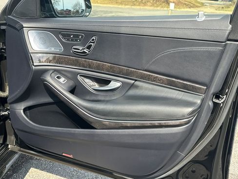 Used 2019 Mercedes-Benz S 560 4MATIC Sedan image 9