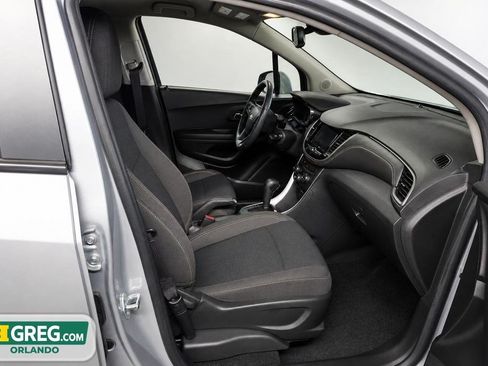 Used 2022 Chevrolet Trax LS w/ Tint and Cruise Package FWD image 14