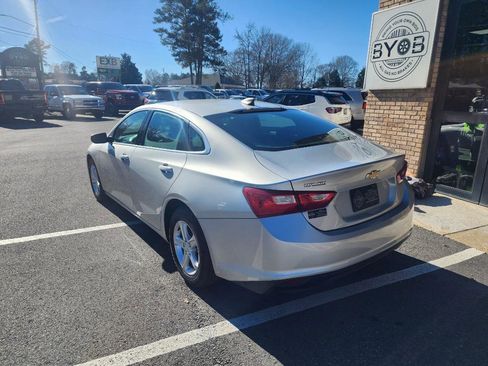Used 2020 Chevrolet Malibu LS image 3