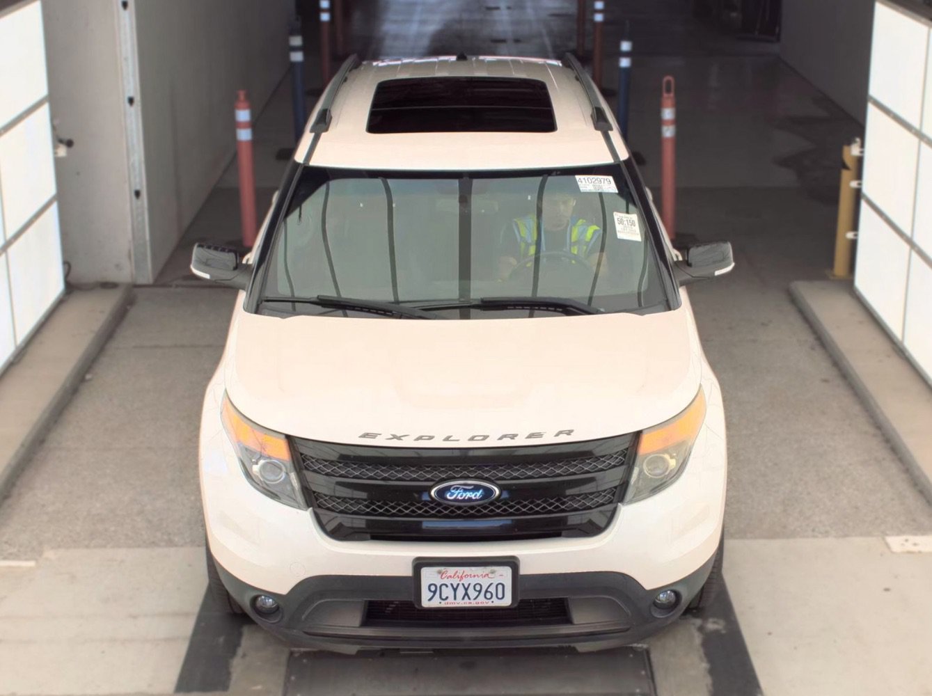 Used 2015 Ford Explorer Sport w/ Equipment Group 401A AWD/4WD image 2
