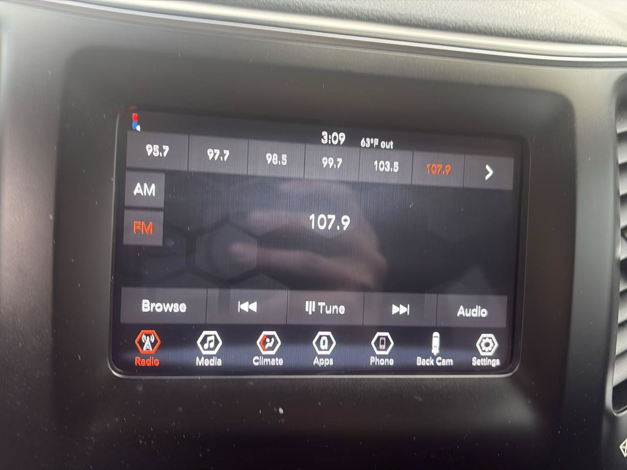 Used 2020 Jeep Cherokee Latitude FWD image 19