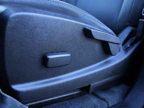 Used 2020 Chevrolet Colorado LT RWD image 11