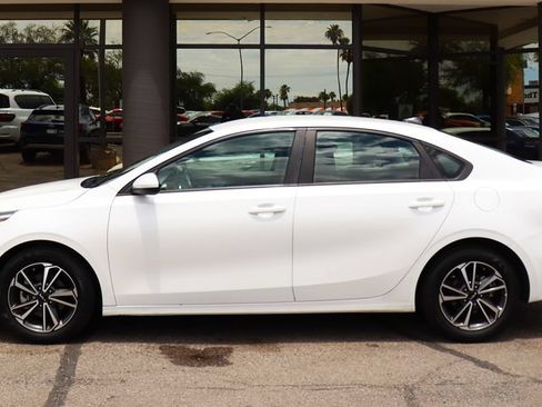 Used 2022 Kia Forte LXS FWD image 8