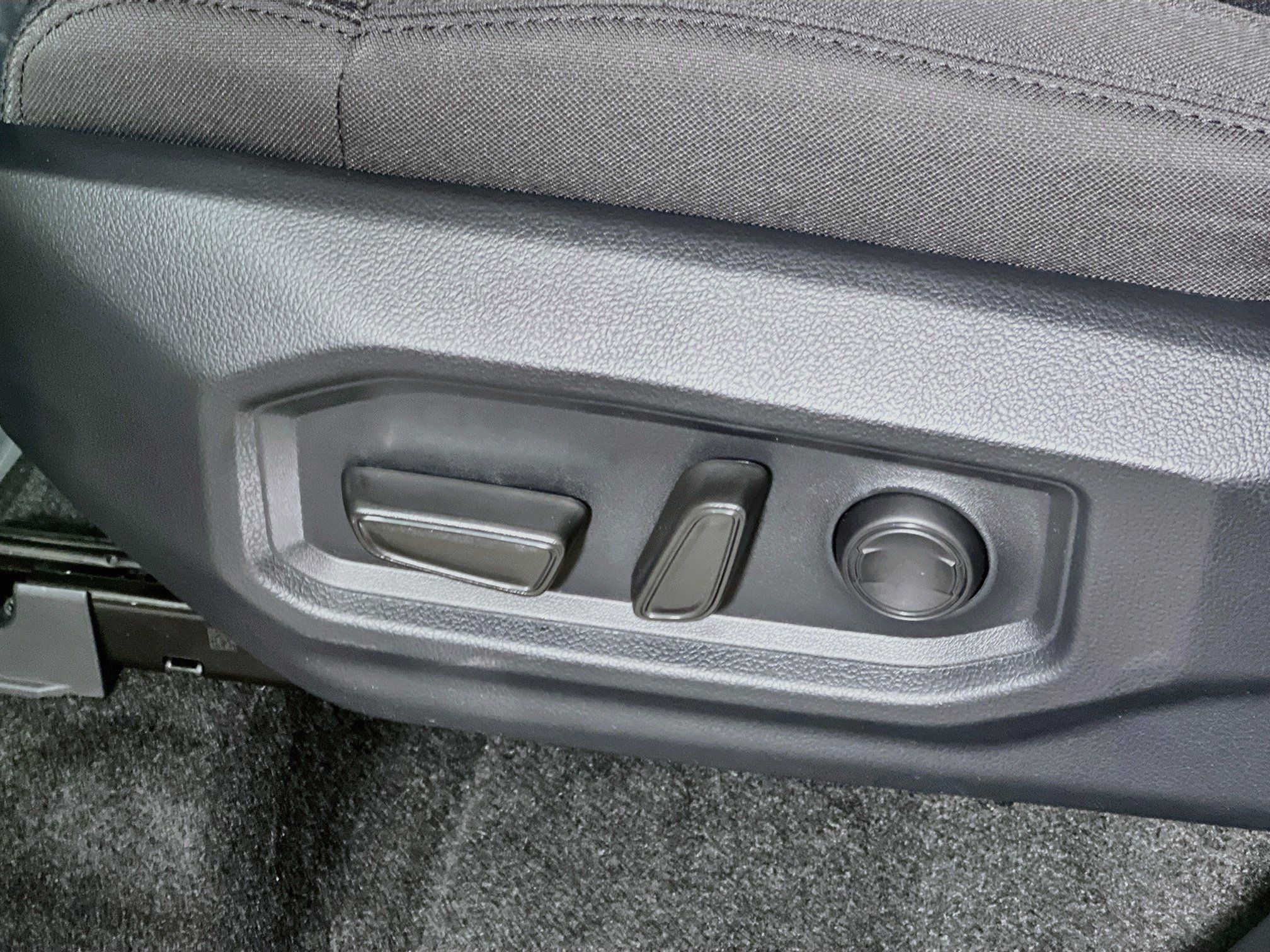 Used 2025 Toyota Sequoia SR5 AWD/4WD image 16