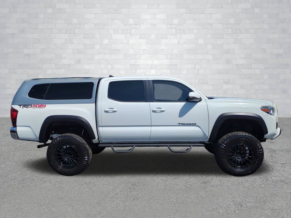 Used 2019 Toyota Tacoma TRD Off-Road AWD/4WD image 3
