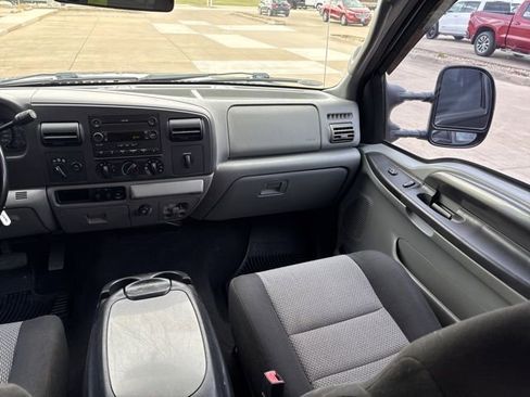 Used 2005 Ford F250 XL image 24