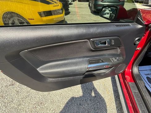 Used 2019 Ford Mustang Coupe RWD image 11