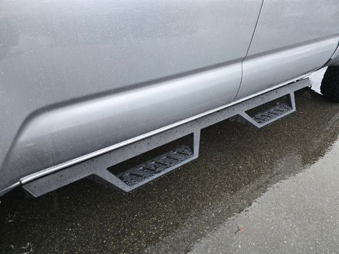 Used 2017 Toyota Tacoma SR5 image 10