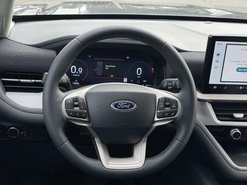 New 2026 Ford Explorer Active image 7