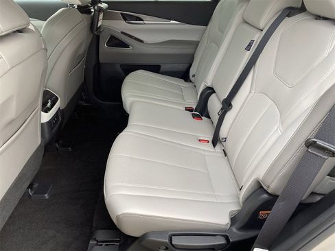 Certified 2026 INFINITI QX60 Luxe w/ Family Package image 15