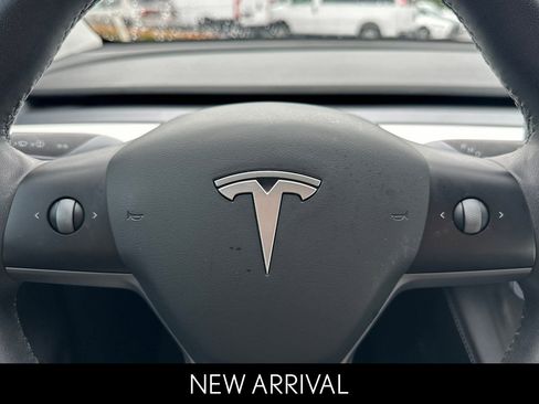 Used 2021 Tesla Model Y Long Range image 27