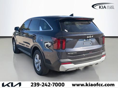 New 2026 Kia Sorento LX FWD image 3