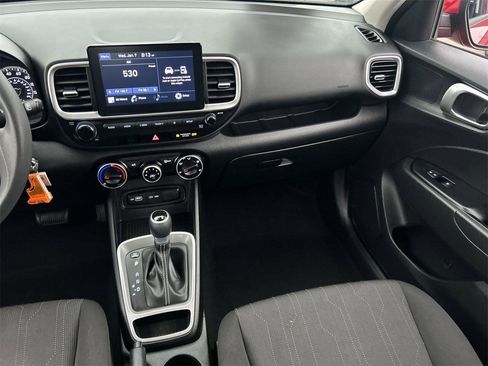Used 2022 Hyundai Venue SE image 13