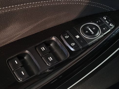 Used 2019 Kia Cadenza Technology FWD image 27