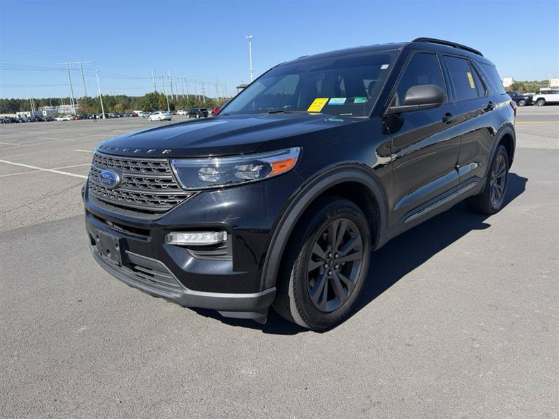 Used 2021 Ford Explorer XLT w/ Equipment Group 202A AWD/4WD image 2