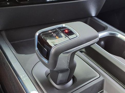 New 2026 GMC Sierra 1500 SLT image 13