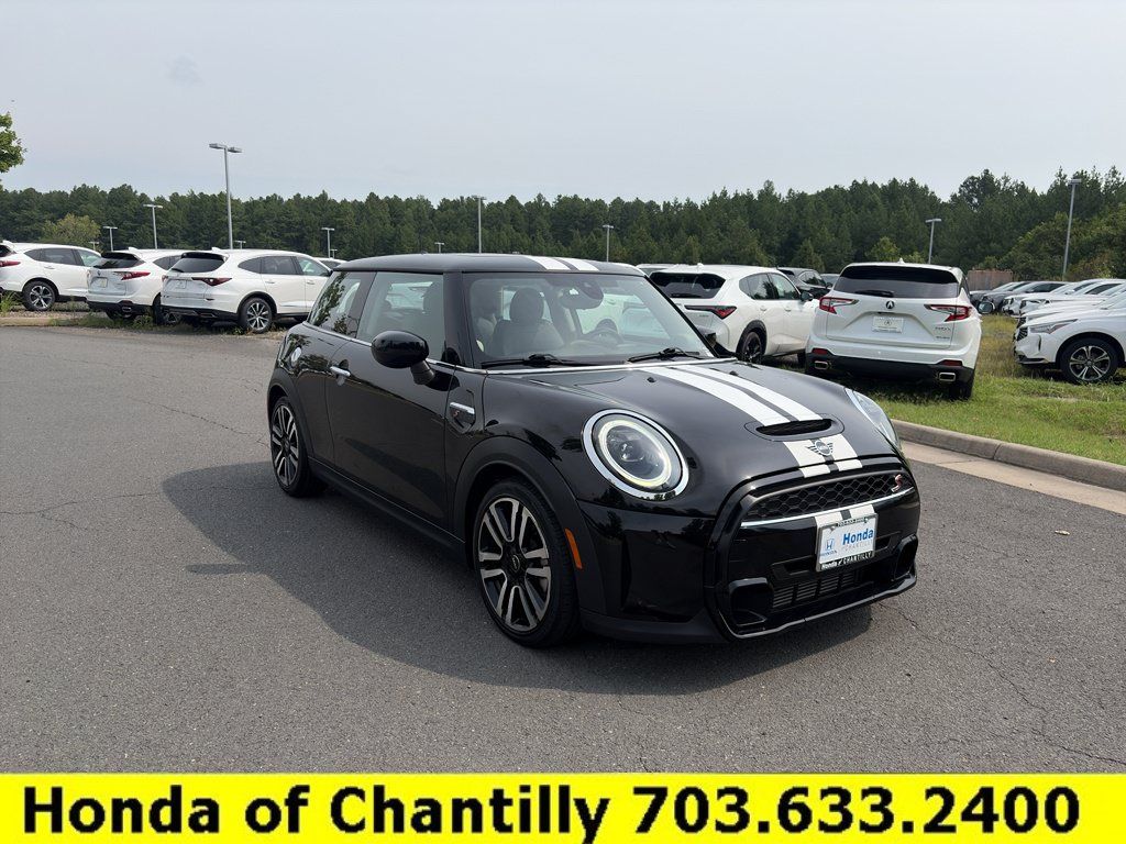 Used 2022 MINI Cooper S FWD image 1