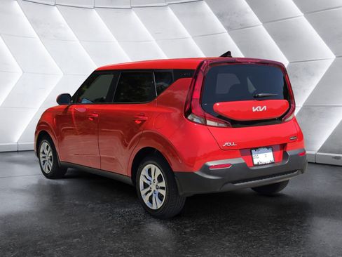 Used 2022 Kia Soul LX FWD image 5
