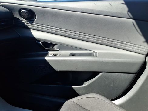 Used 2025 Hyundai Elantra Sport image 24