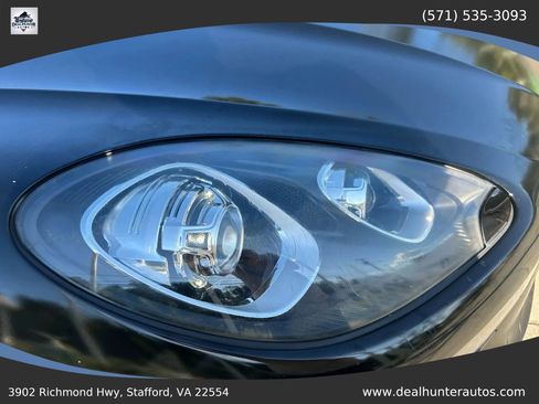 Used 2018 Porsche Macan AWD/4WD image 4