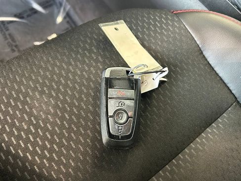 Used 2025 Ford Escape ST-Line FWD image 41