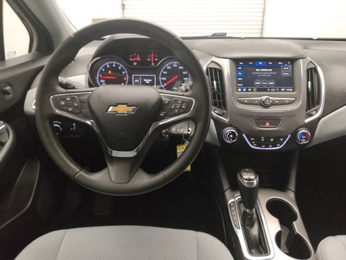 Used 2019 Chevrolet Cruze LT image 22