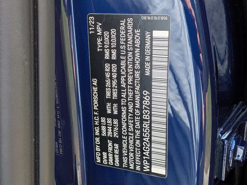 Certified 2024 Porsche Macan S AWD/4WD image 38