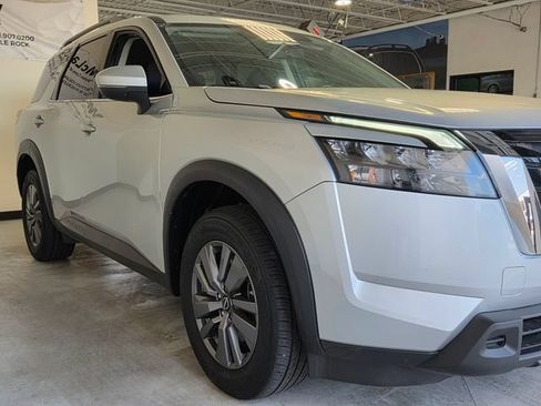 Used 2025 Nissan Pathfinder SV AWD/4WD image 22