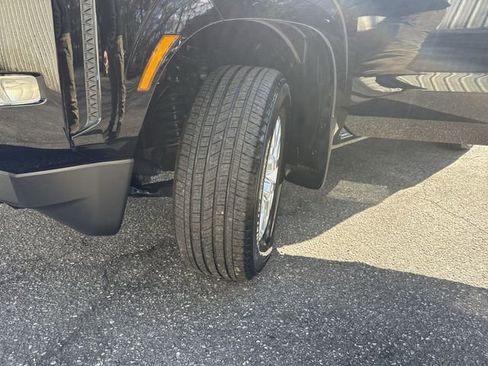 Used 2023 Nissan Frontier SV w/ SV Convenience Package image 31