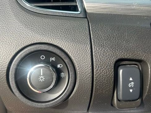 Used 2014 Ford Taurus SEL image 18