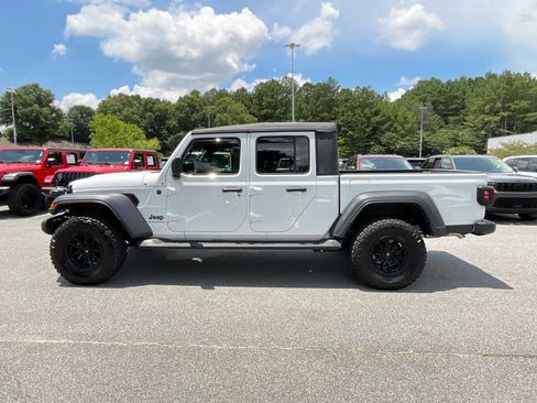 Used 2025 Jeep Gladiator Sport AWD/4WD image 2