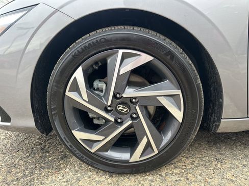 Used 2025 Hyundai Elantra SEL image 28