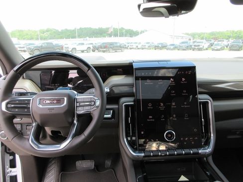 New 2026 GMC Yukon XL Elevation w/ Elevation Premium Package AWD/4WD image 16