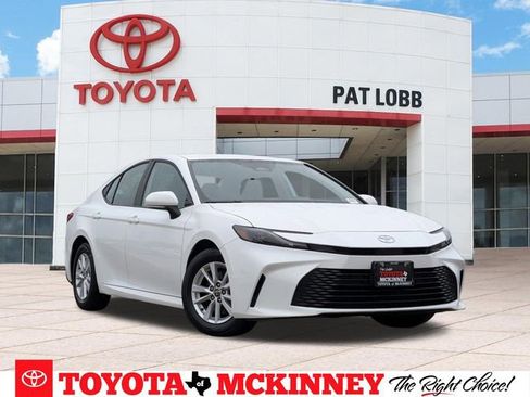 Used 2025 Toyota Camry LE FWD image 1