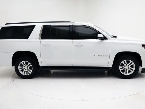 Used 2020 Chevrolet Suburban LT image 2