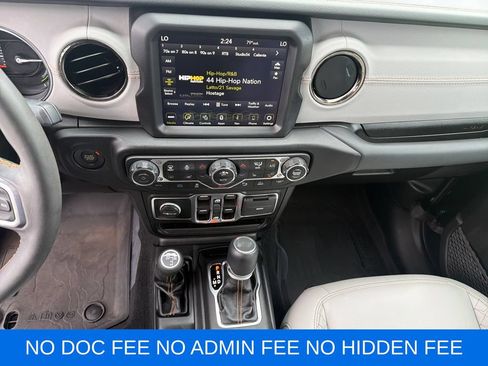 Used 2023 Jeep Wrangler Unlimited Sahara AWD/4WD image 18