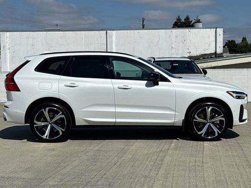 Used 2025 Volvo XC60 T8 Ultra w/ Protection Package Premier AWD/4WD image 2