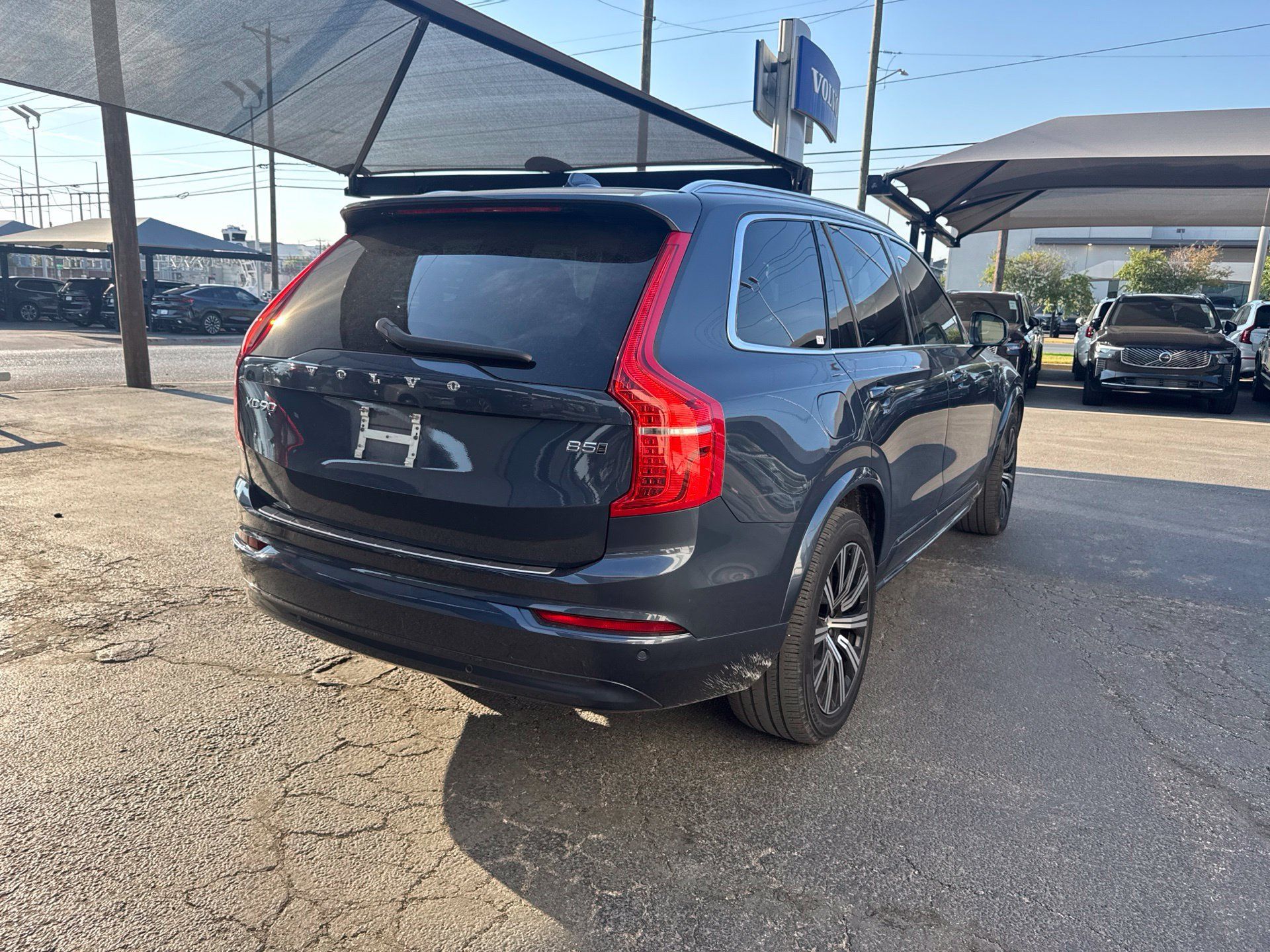 Used 2023 Volvo XC90 B5 Core w/ Protection Package Premier AWD/4WD image 7