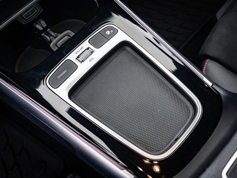 Certified 2024 Mercedes-Benz GLB 250 4MATIC image 32