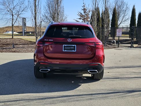 Certified 2025 Mercedes-Benz GLC 300 4MATIC image 4