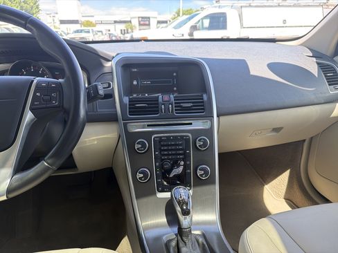 Used 2015 Volvo XC60 T6 Premier Plus image 29